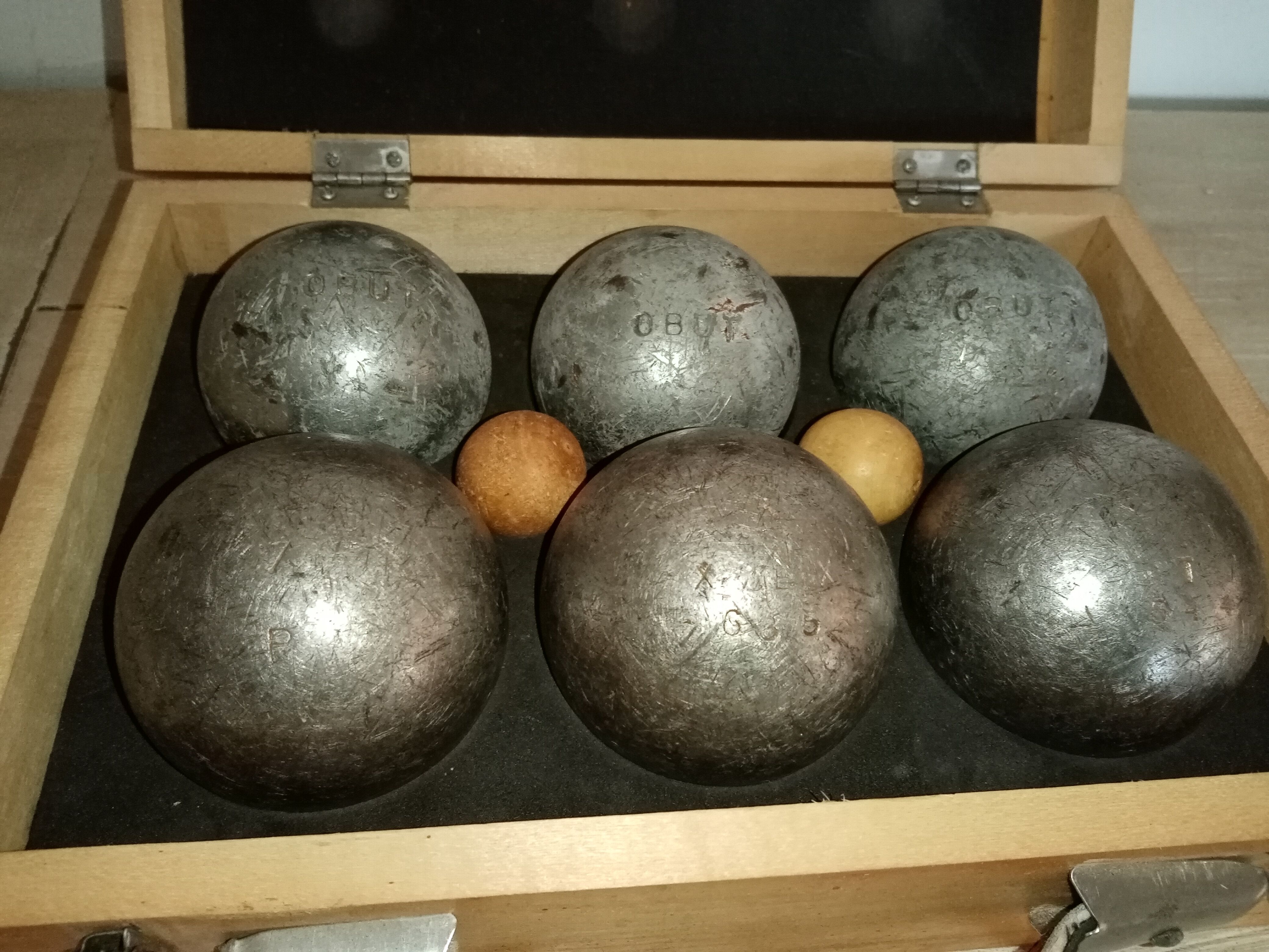 Box 6 bowls of petanque