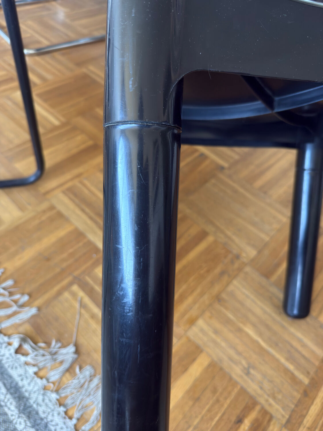 Kartell chair 4875 designed by Carlo Bartoli