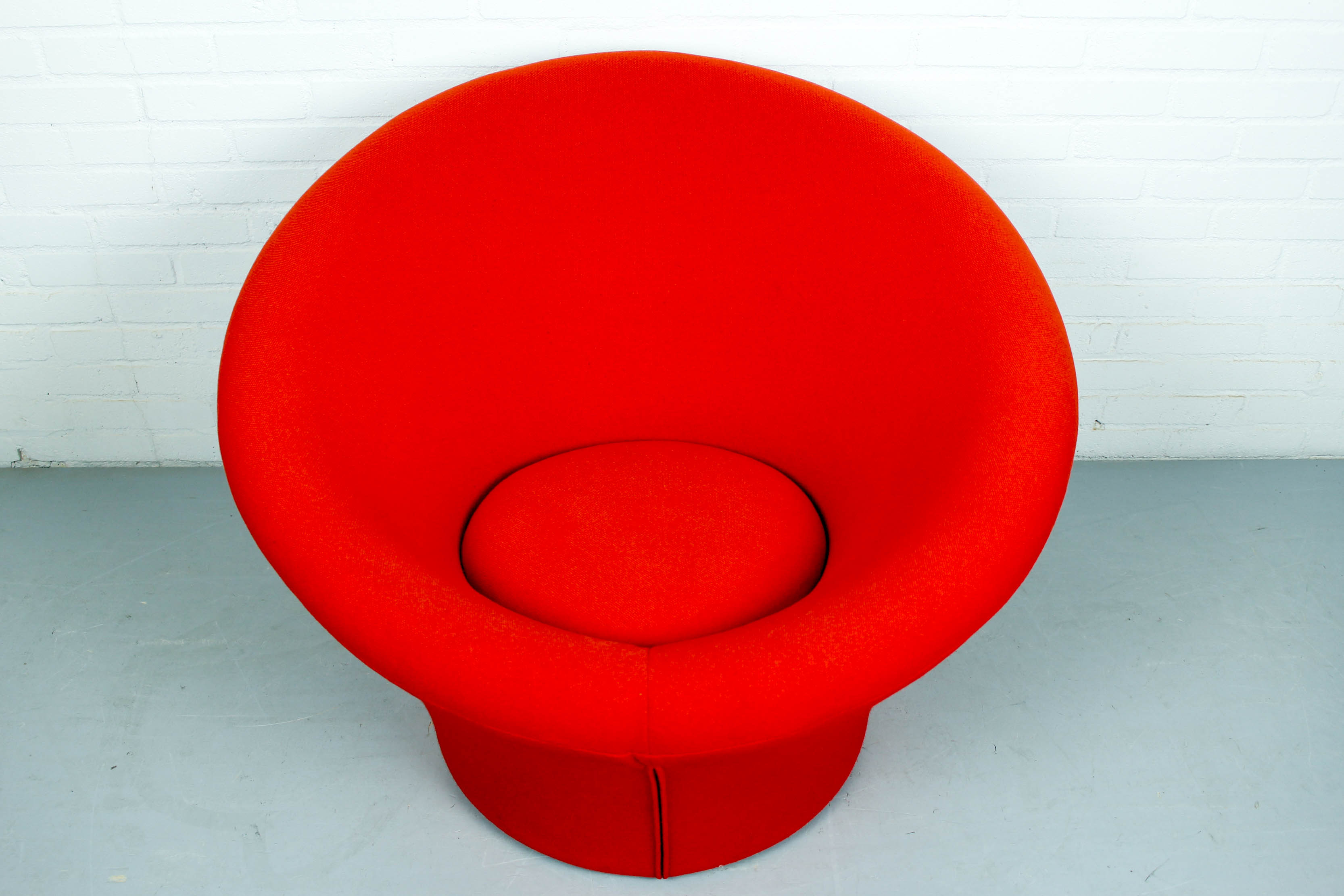 Artifort Mushroom armchair F 560 by Pierre Paulin