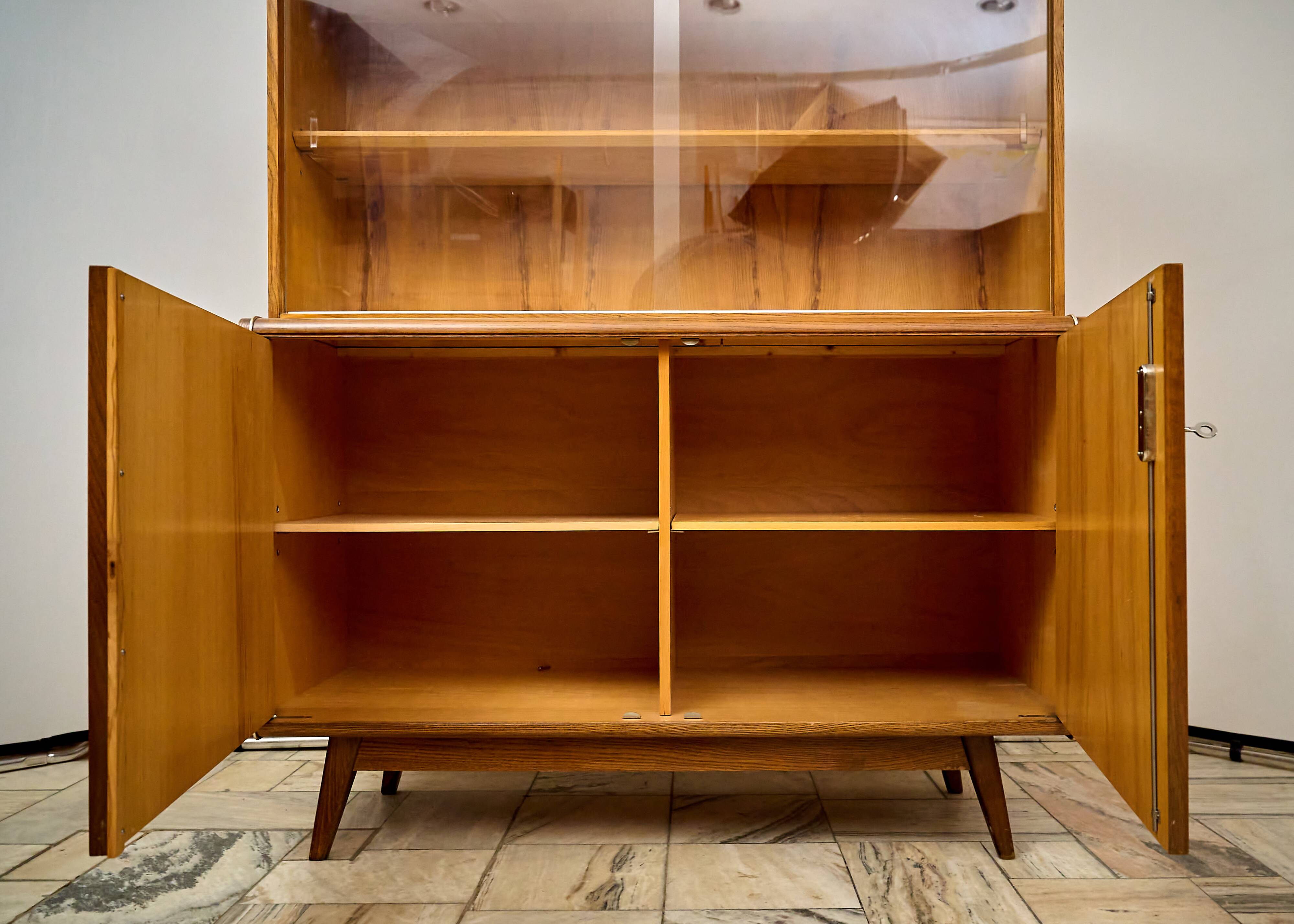 Meuble Vintage conçu par Hubert Nepožitek & Bohumil Landsman pour Jitona