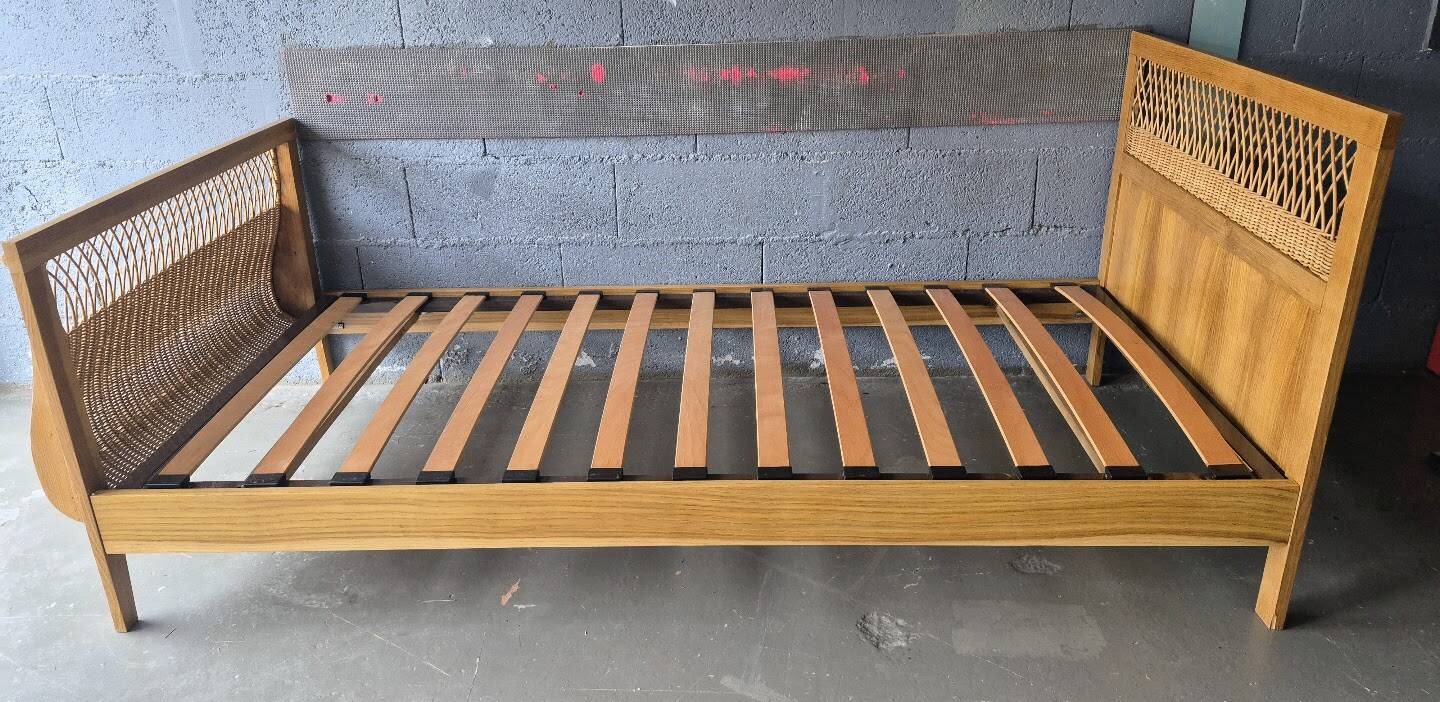 Rattan bed