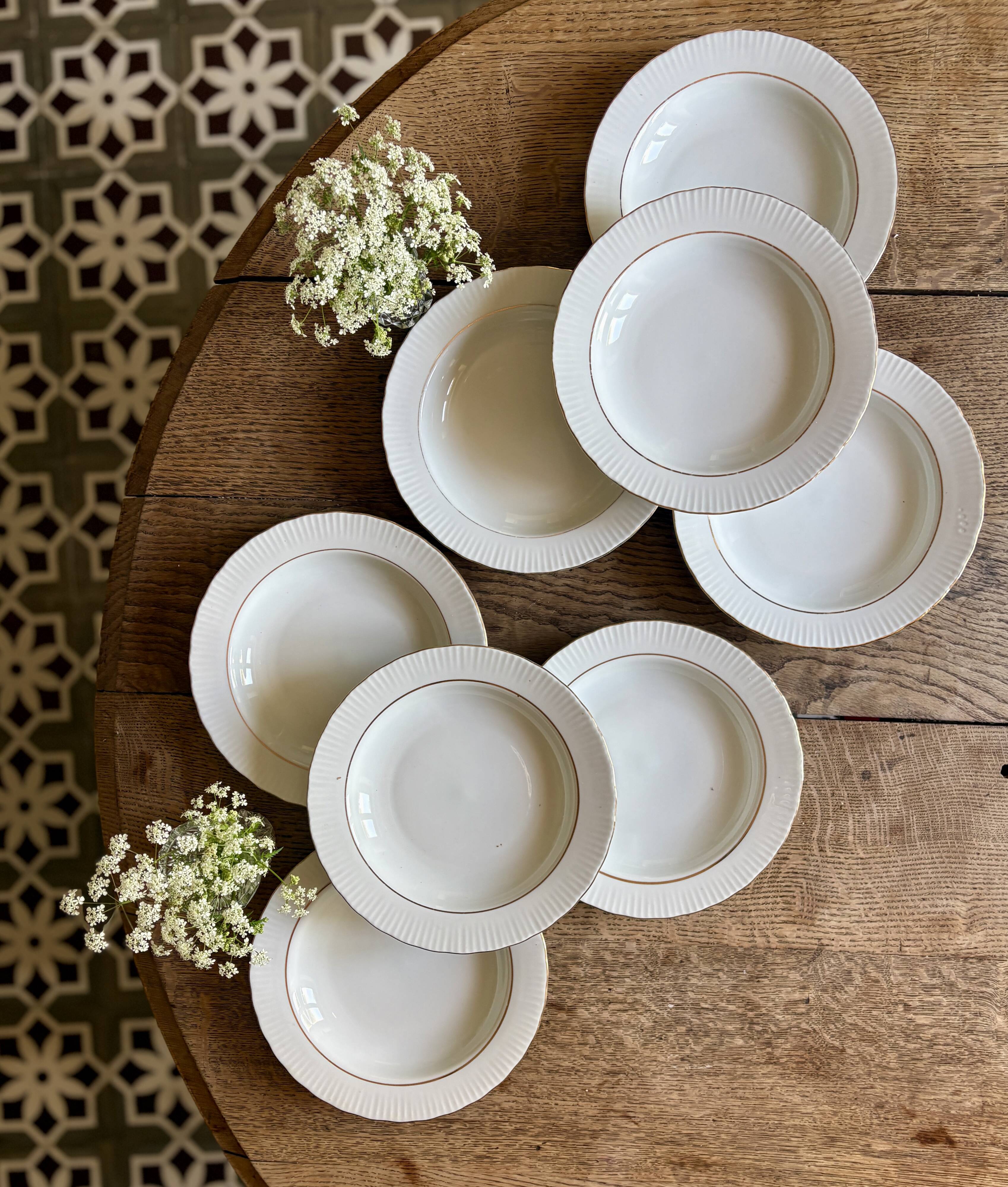 Set of 8 vintage deep plates in German porcelain.