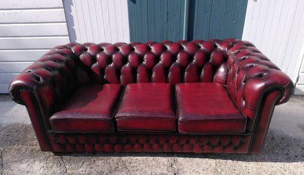 Canapé style Chesterfield bordeaux