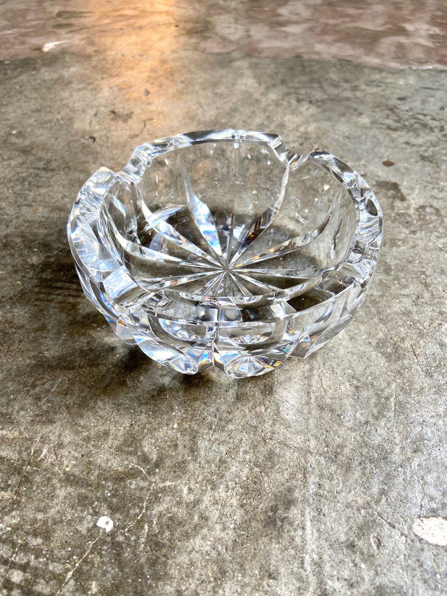 Saint Louis ashtray in chiseled crystal