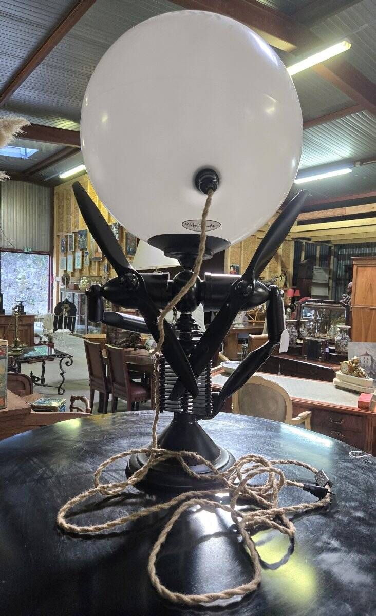 unusual modernist lamp made of thermoformed material by the brand Mister Babache
