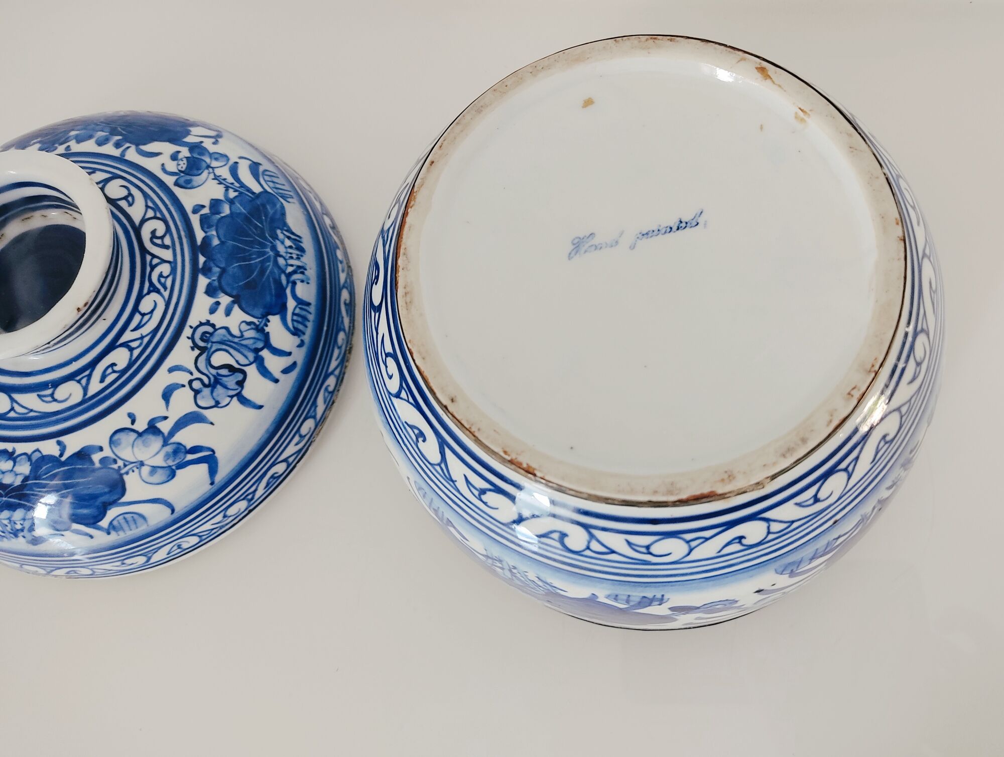 Pot couvert en porcelaine chinoise bleu et blanc