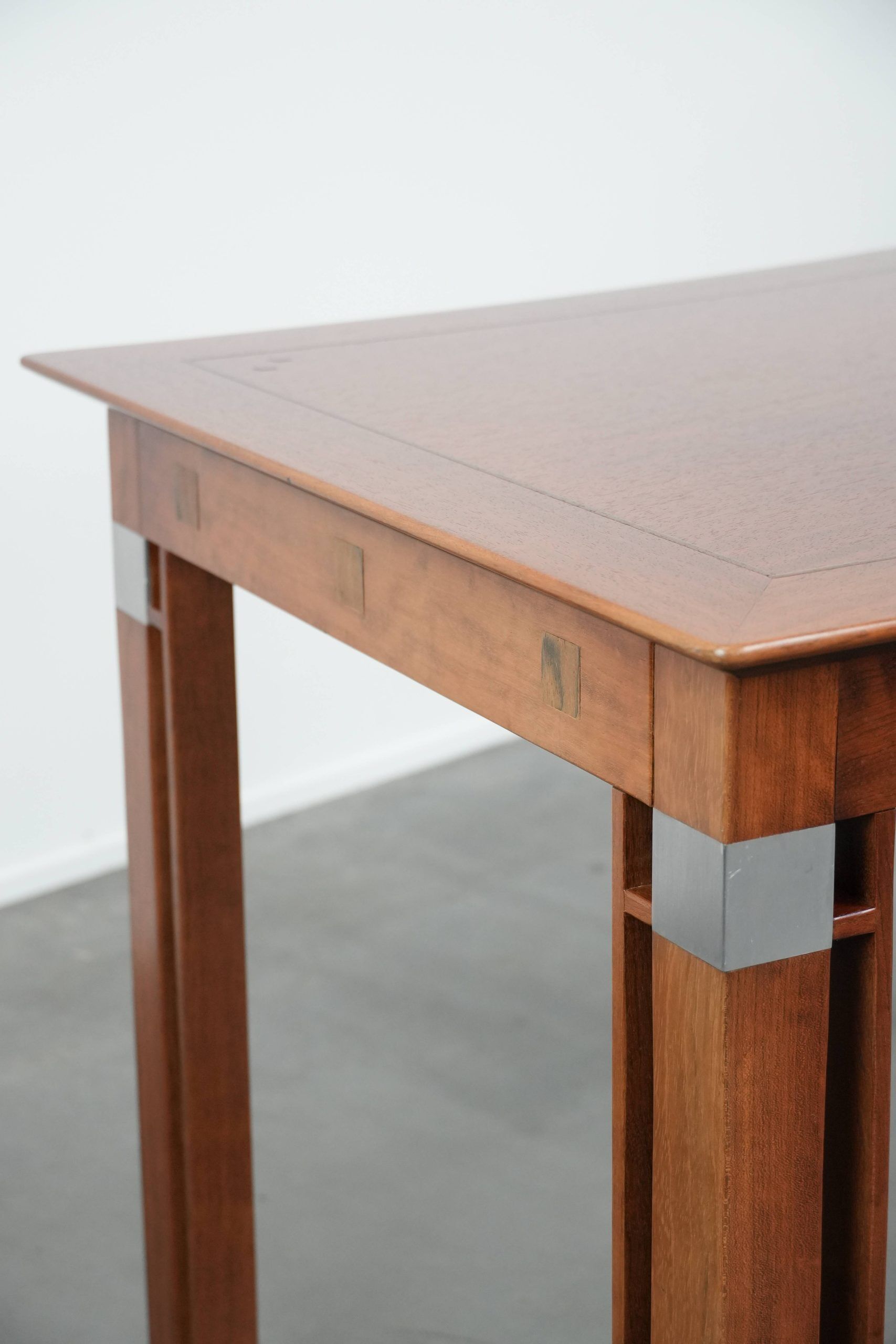 Art Deco design desk with a beautiful finish and elegant shapes