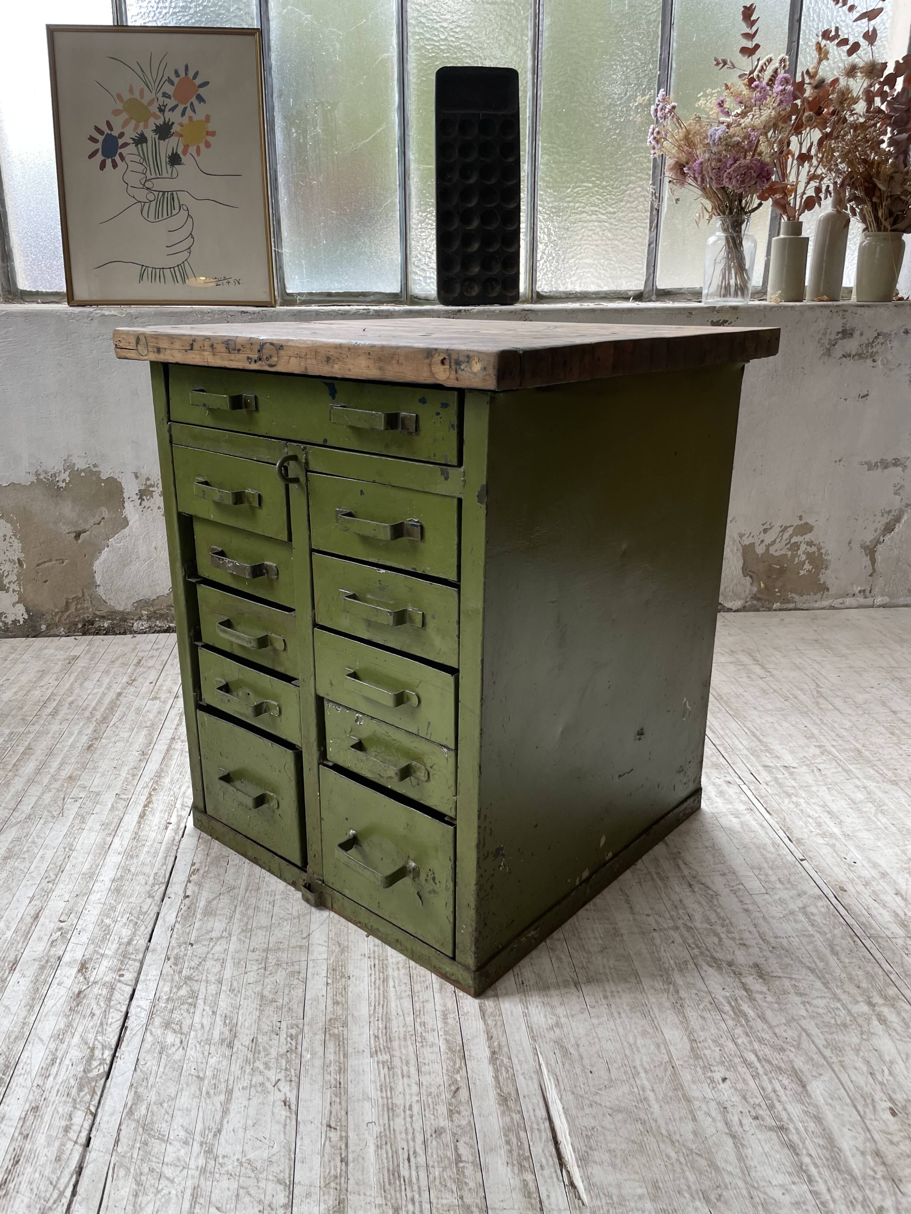 Industrial military storage furniture