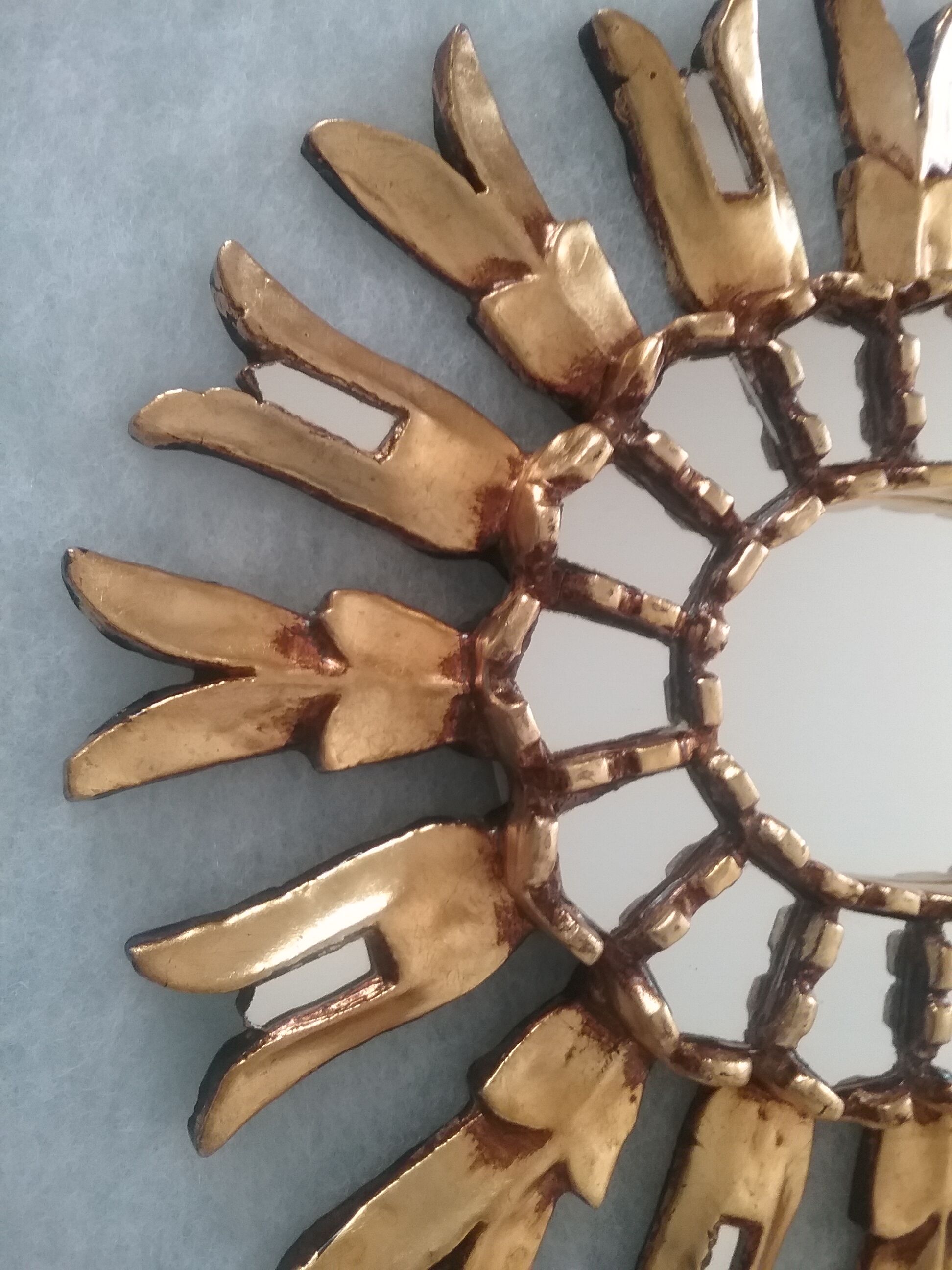 Closed-wall edify sun mirror 36x33cm