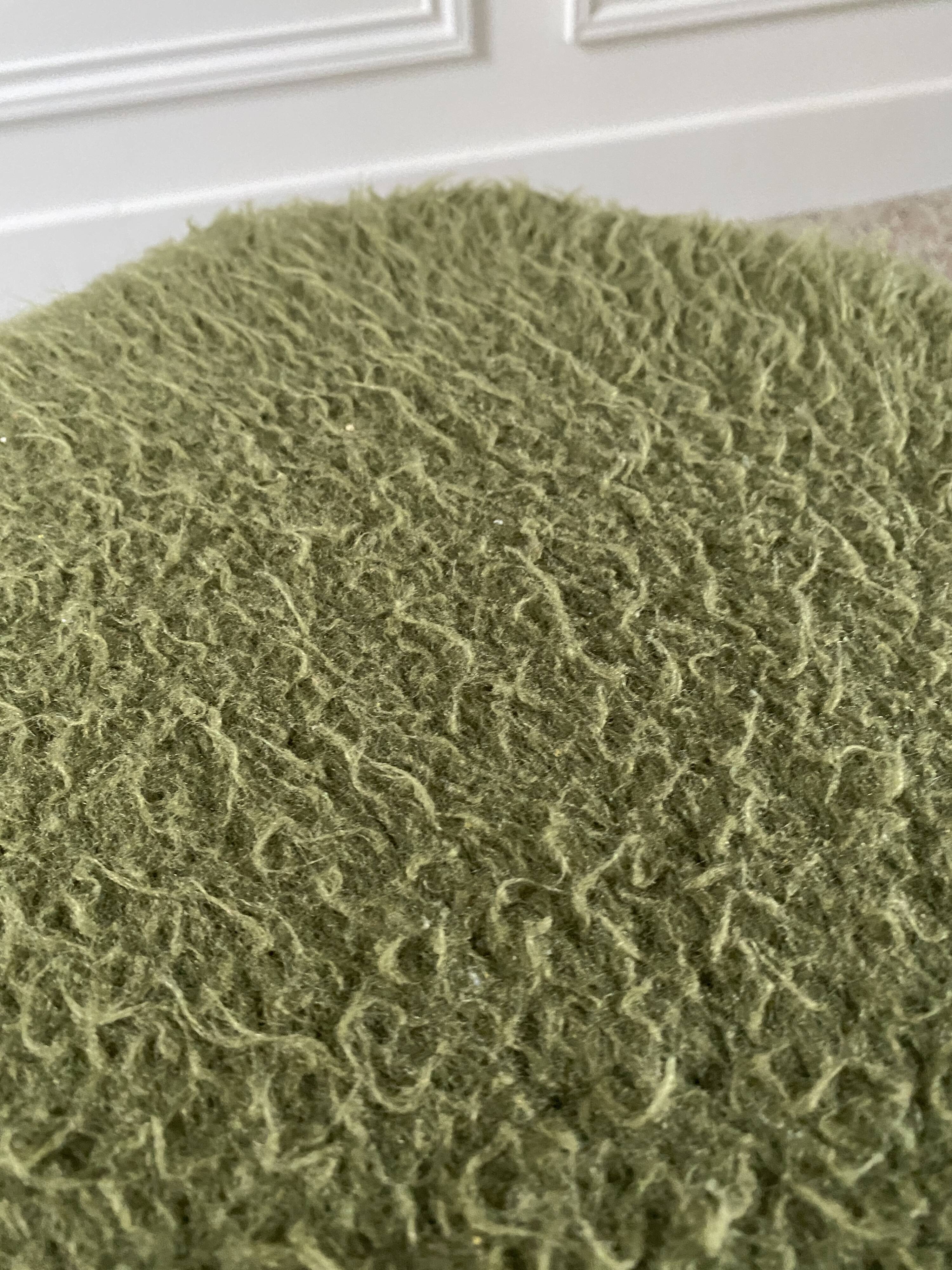 Pelfran pouf in vintage green mustache