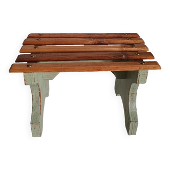 Petit banc repose pied en bois massif vintage