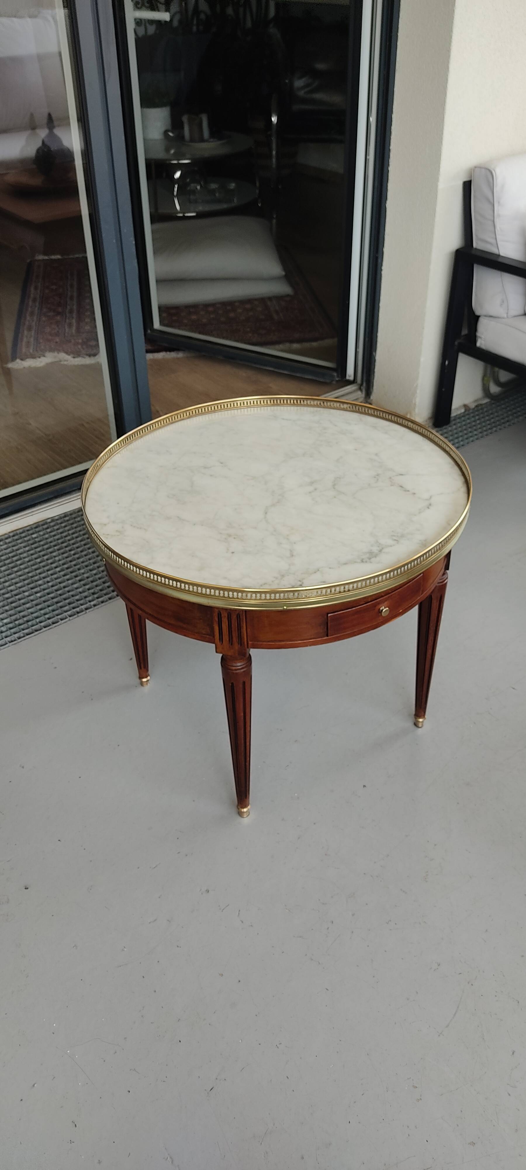 Hot water bottle coffee table