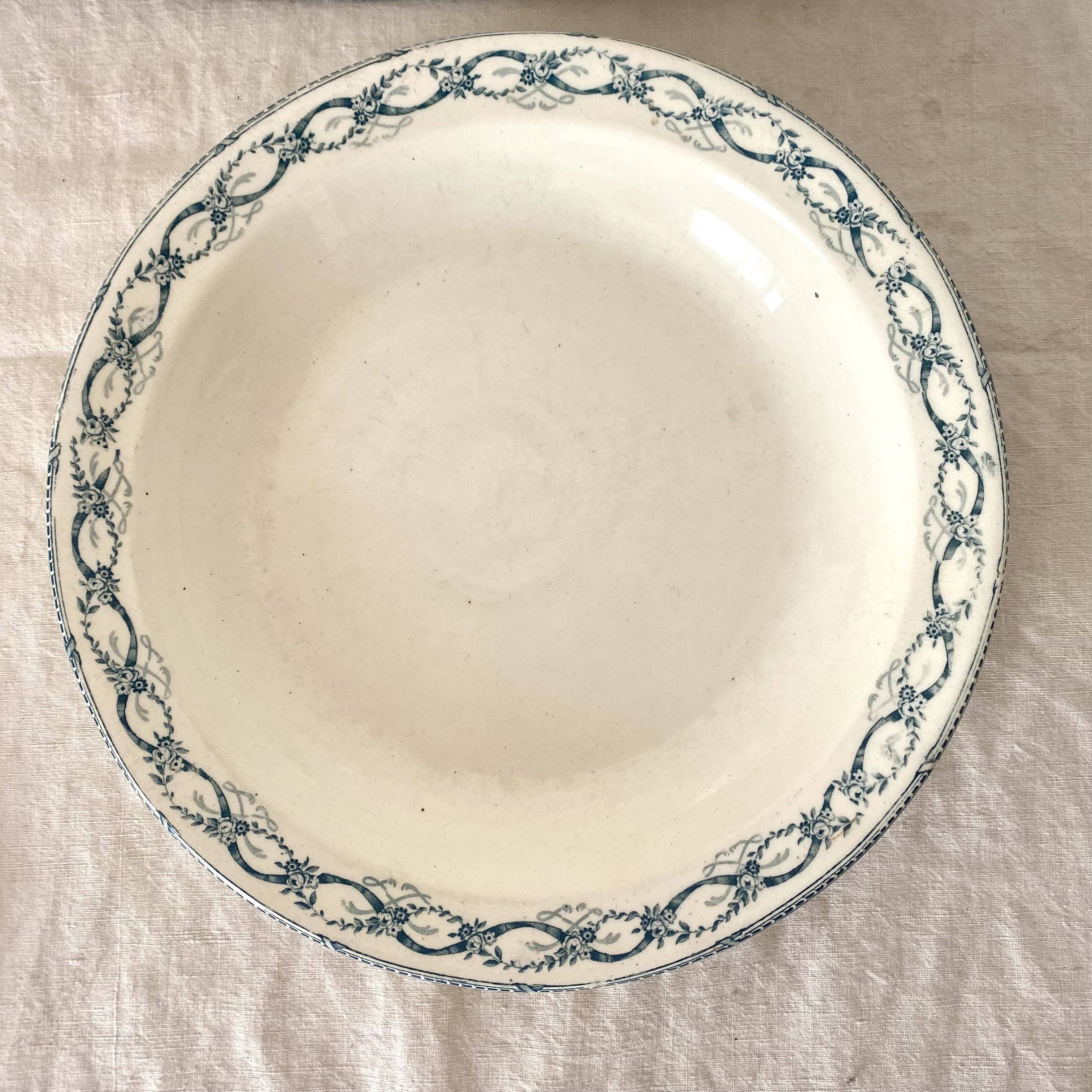 Set of ironstone dishes Salins France Régamier