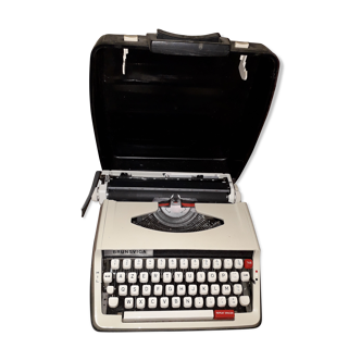 Machine à écrire, brunsviga, olivetti,  avec sa valise