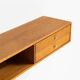 Rare console murale « Modèle 132 » en chêne par Aksel Kjersgaard (Danemark, années 1950).