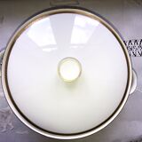Fine porcelain table service