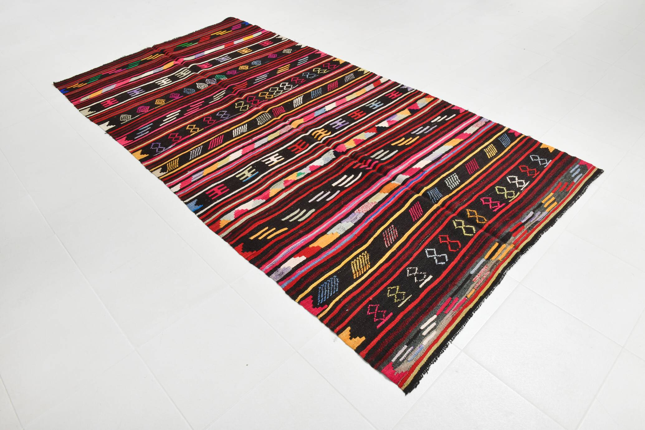Burgundy Red Modern Pattern Kilim Rug, 162x313Cm