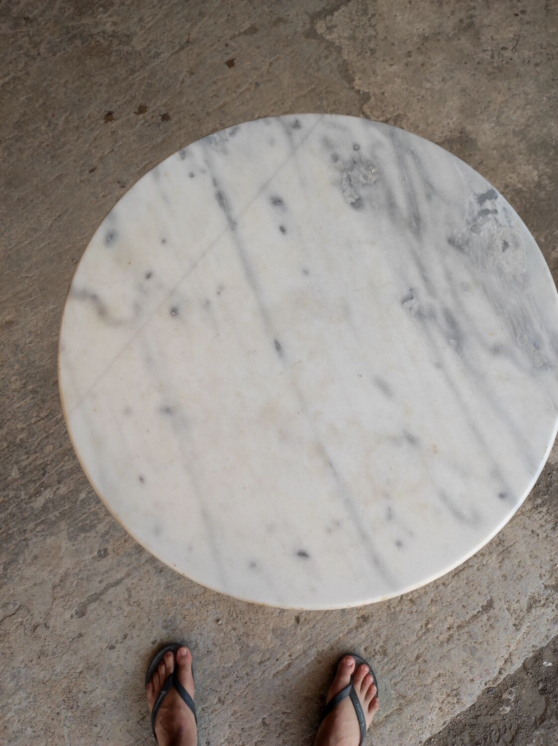 Table bistro marble top cast iron foot