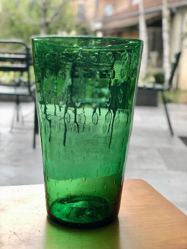 Vase conique en verre bullé
