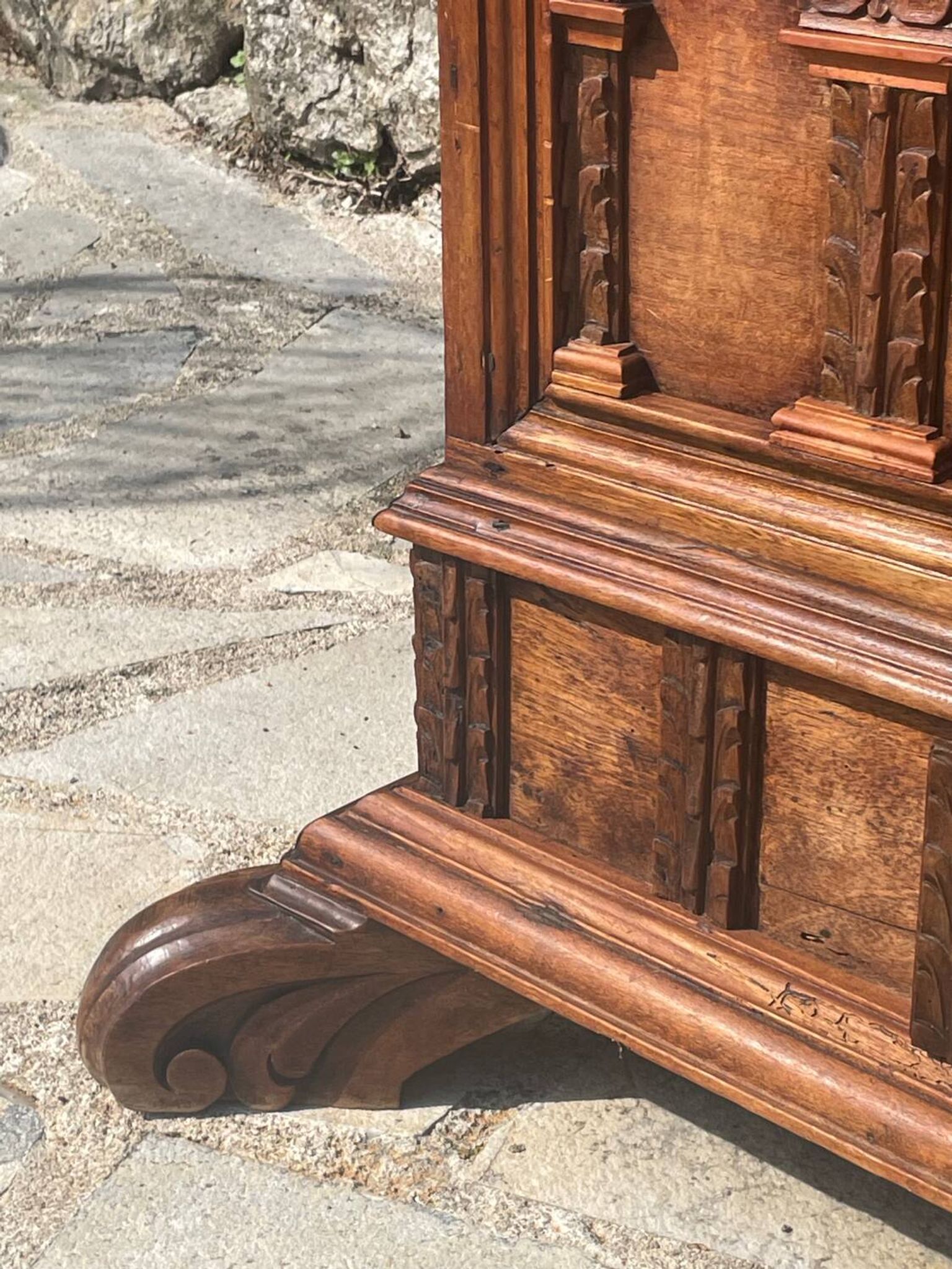 Magnificent walnut chest from the 17th century.