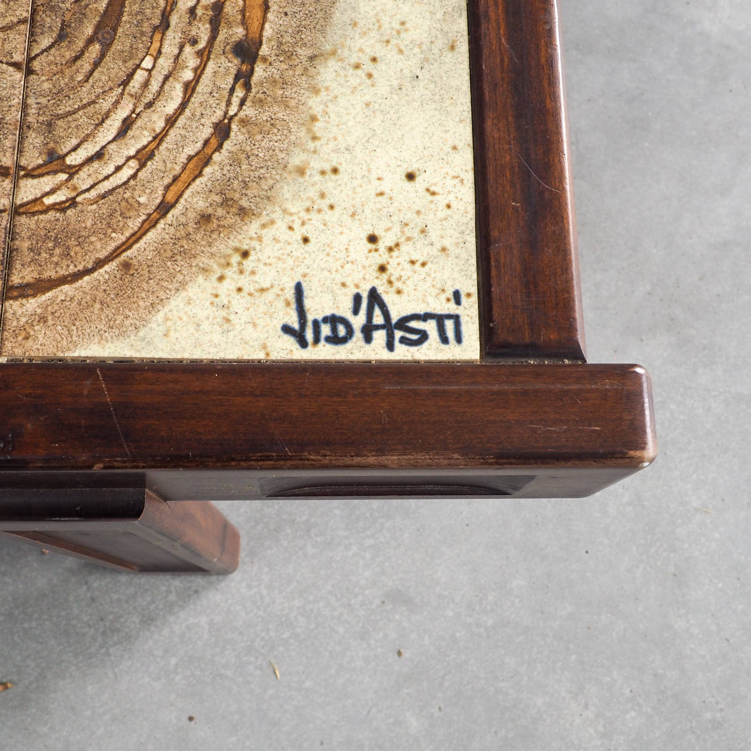 Table basse carrelée du milieu du siècle par Jean D’Asti