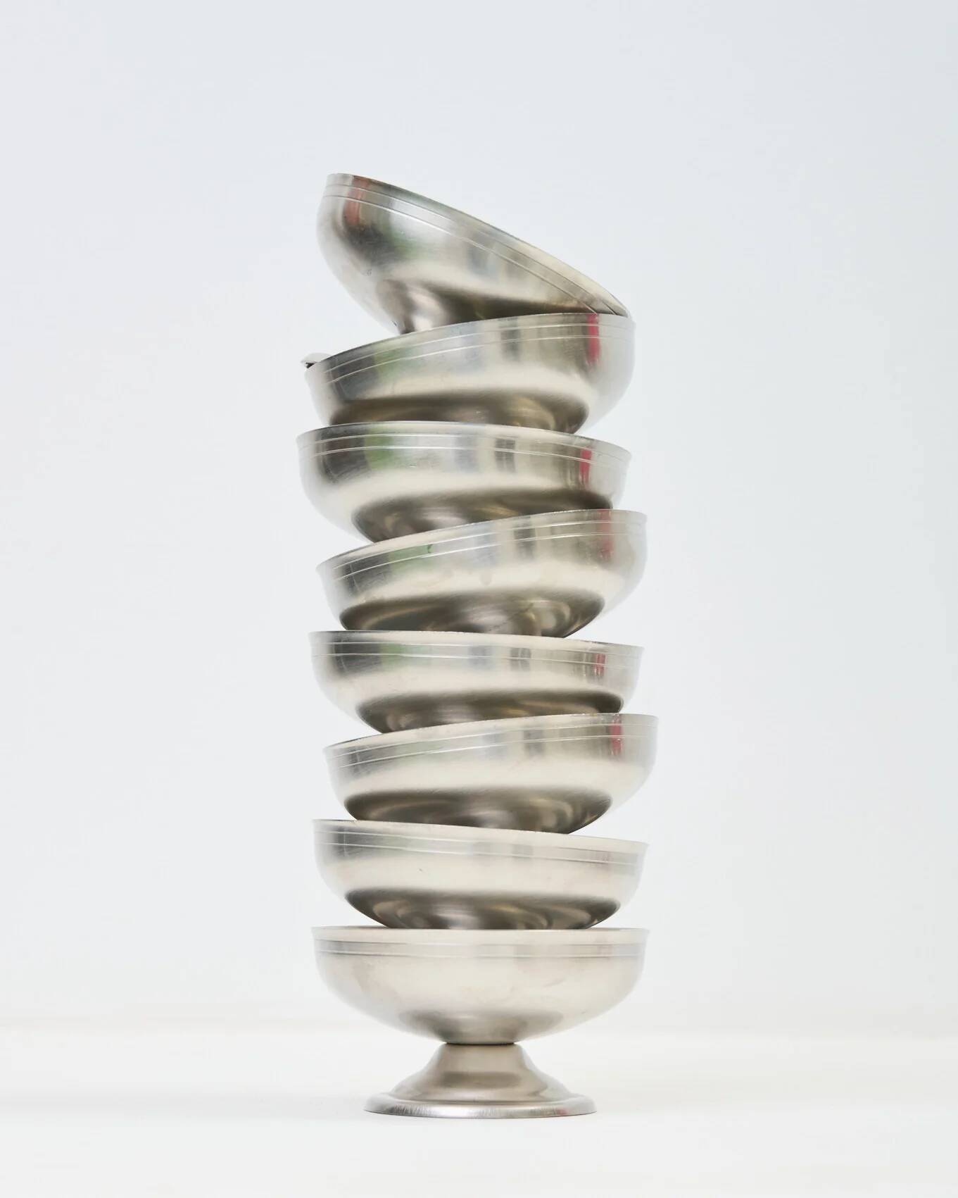 Engraved dessert bowls, Rémy Letang (1 of 2)