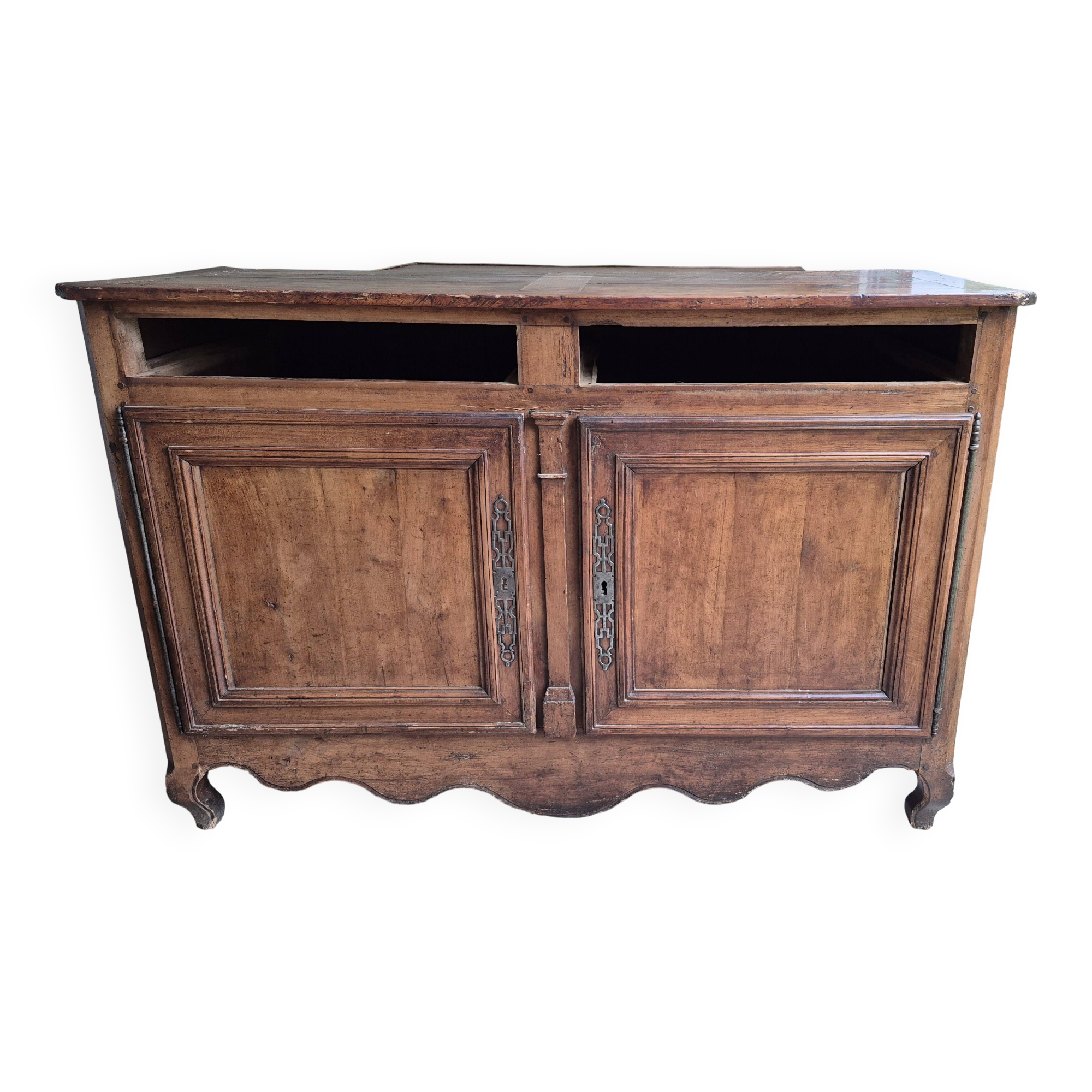 Massive buffet from the 19th century
