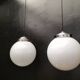 2 suspensions boules opalines