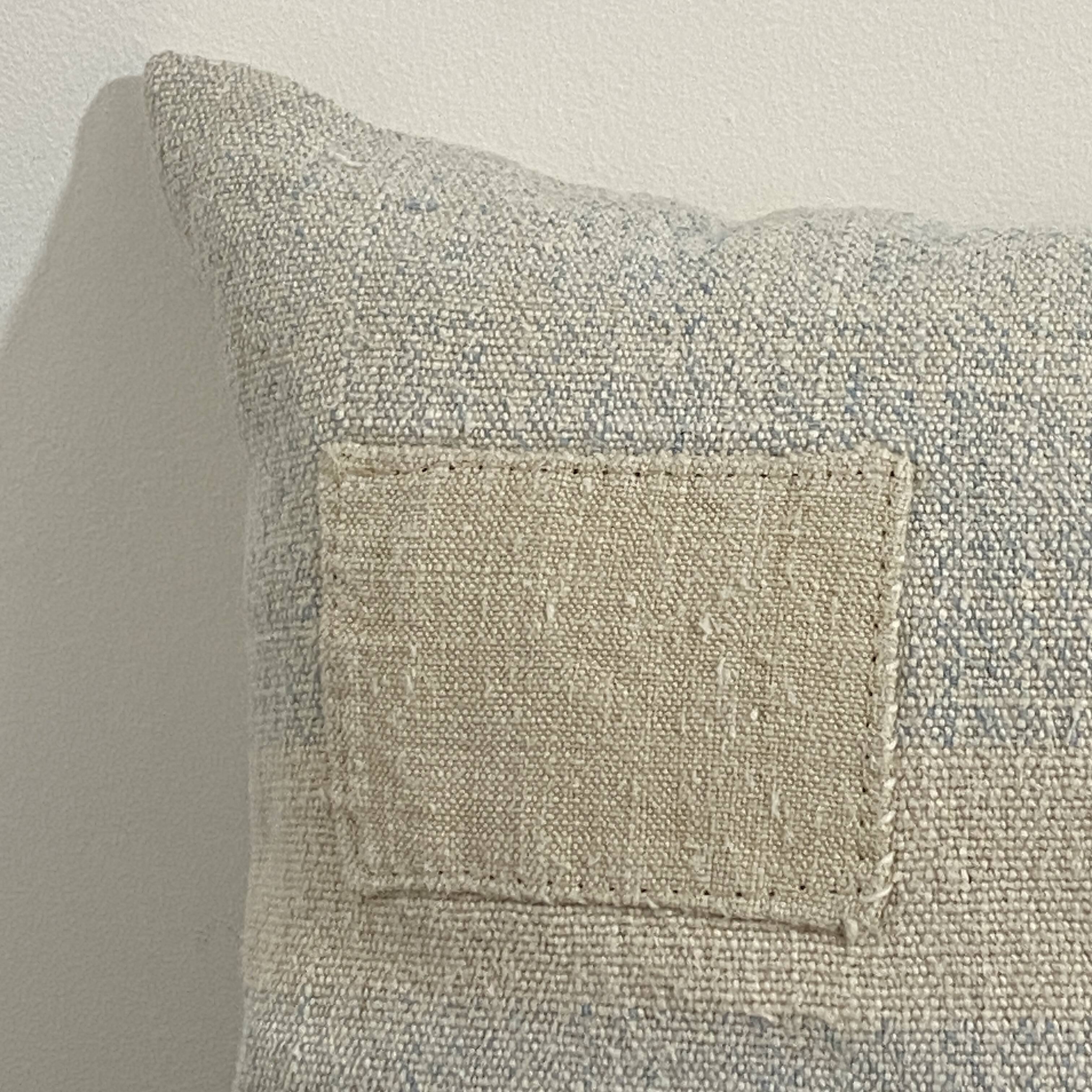 Coussin artisanal en toile ancienne style Kilim