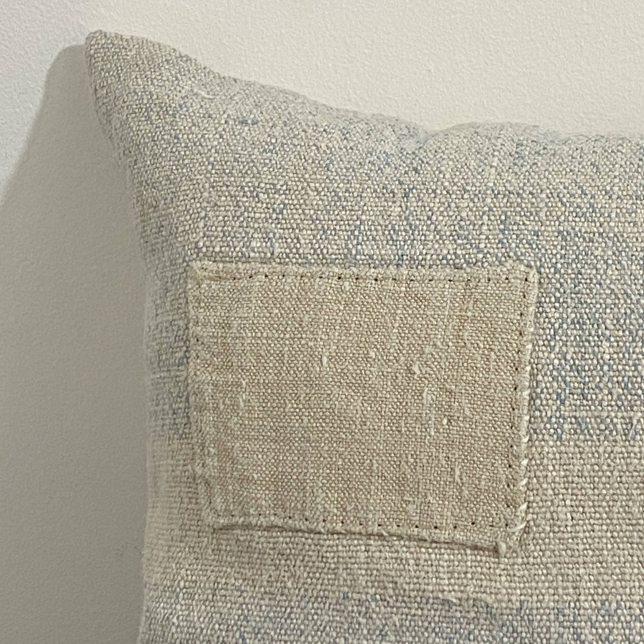 Coussin artisanal en toile ancienne style Kilim