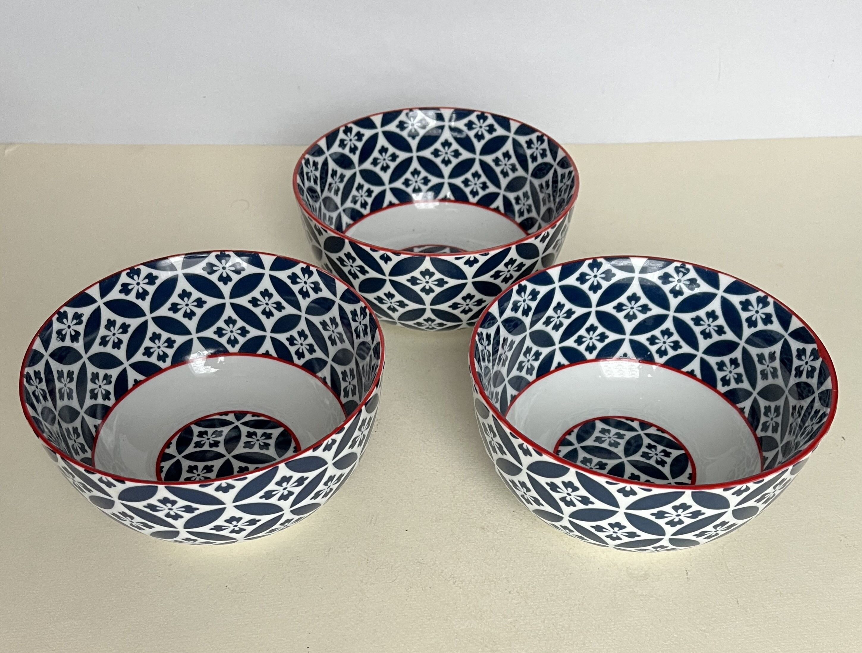 Set of 3 bowls