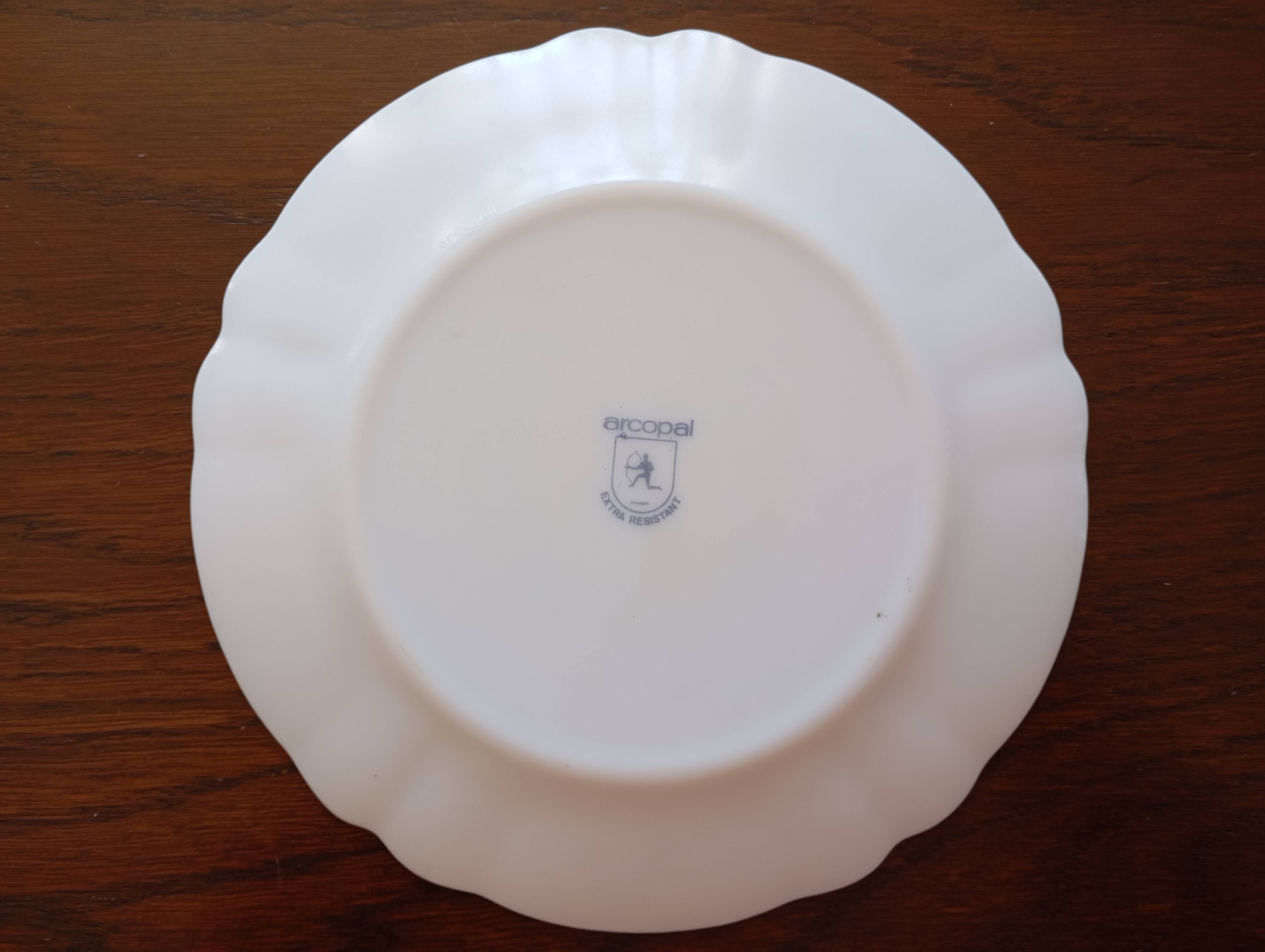 10 assiettes à dessert Arcopal "Ronsard"