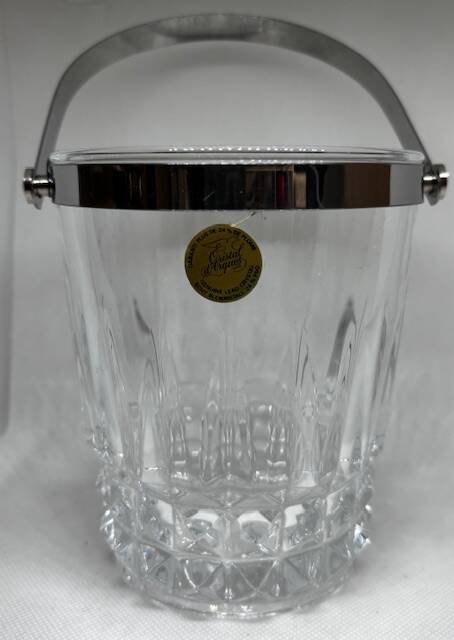 Diamond-cut crystal ice bucket