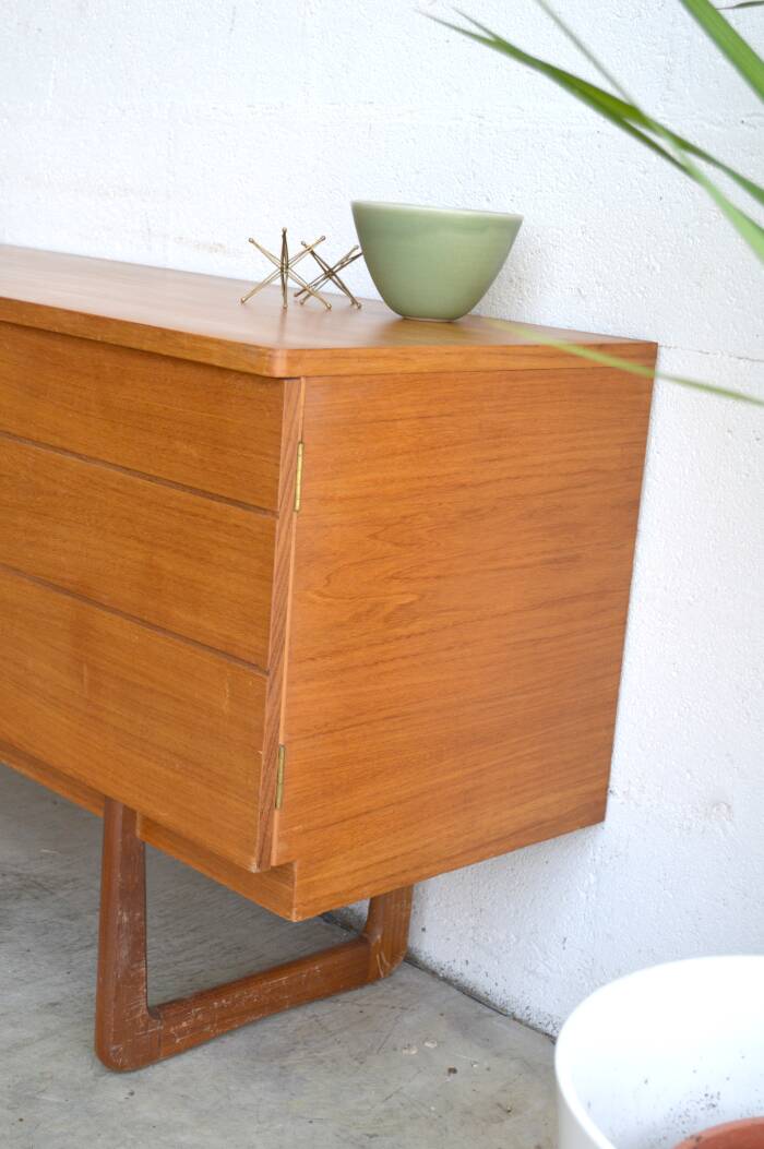 Minimalist sideboard by Uniflex 152 cm