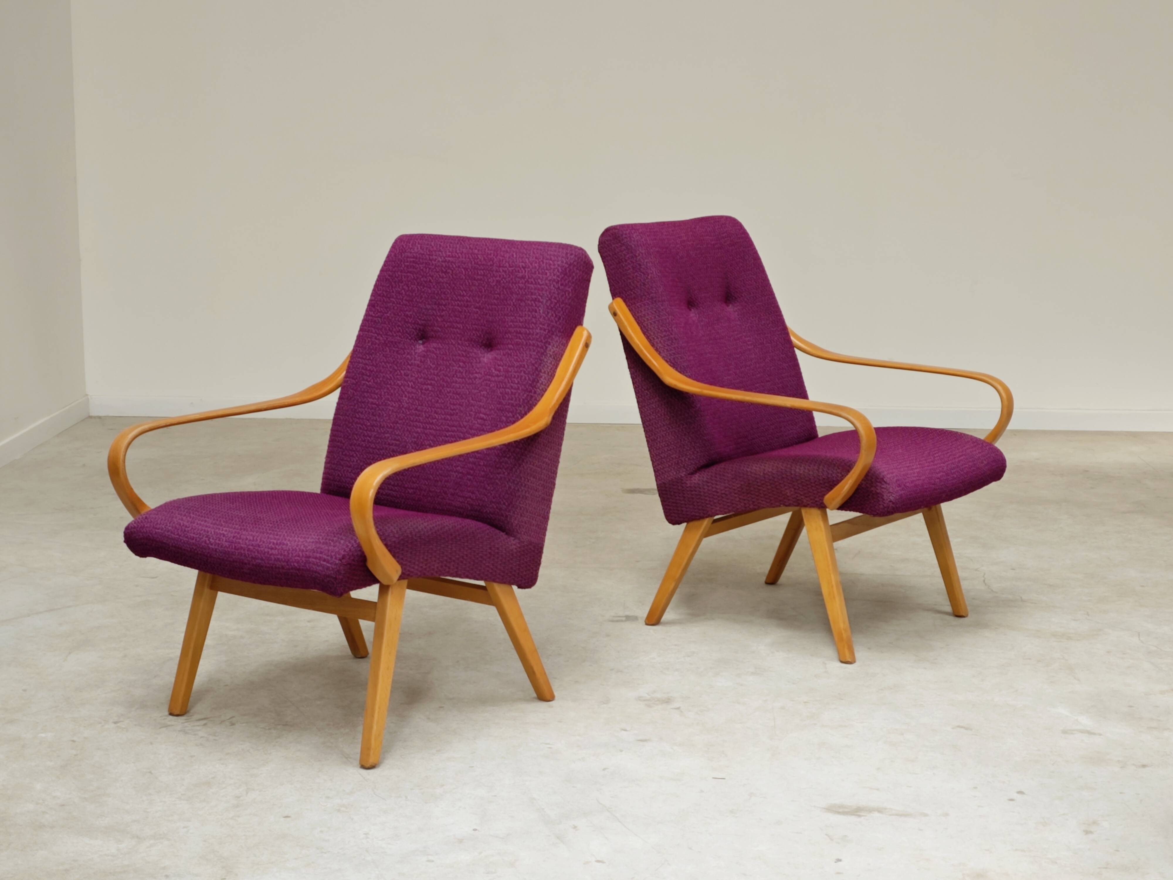 Pair of 6953 purple armchairs by Jaroslav Smidek for TON (Thonet)