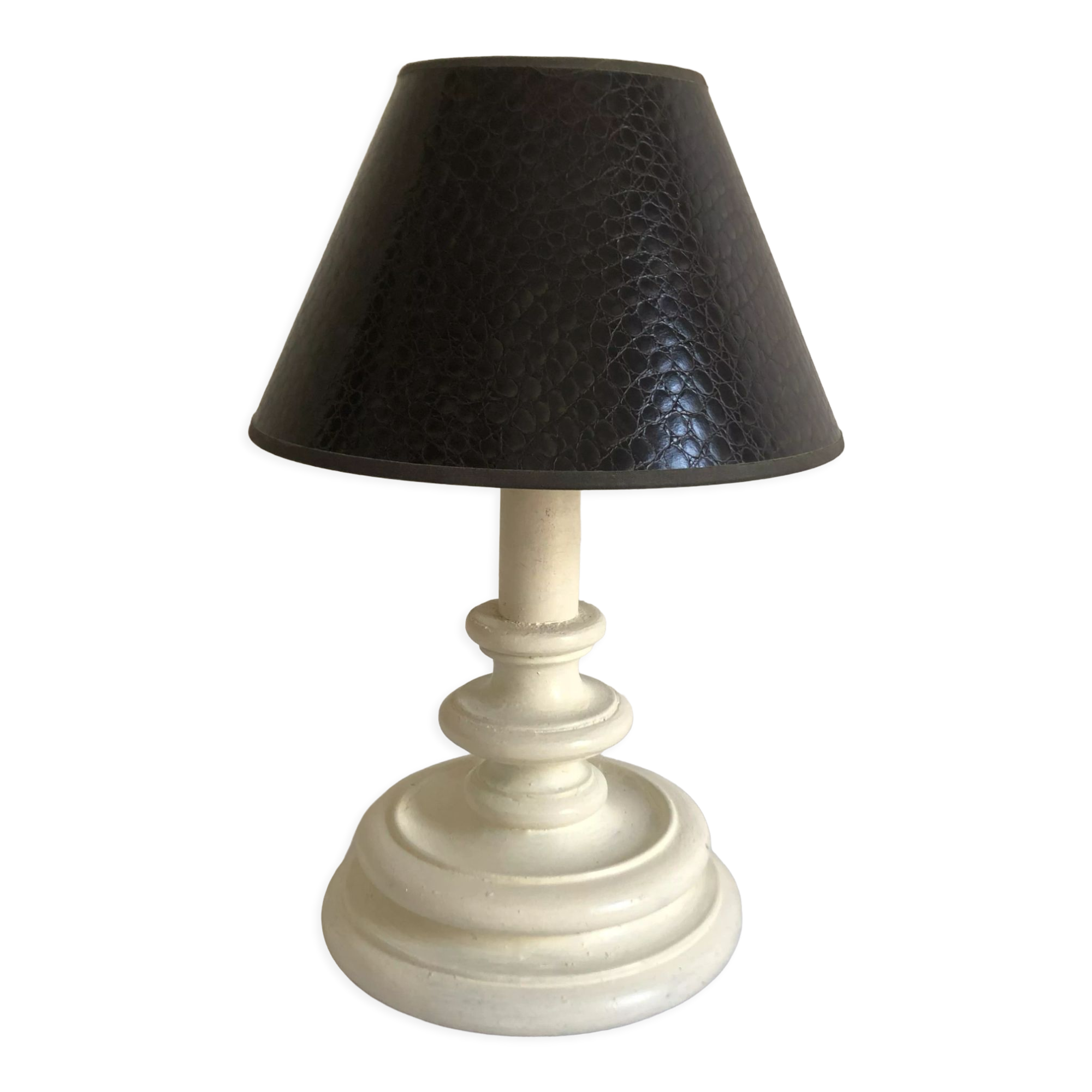 Table lamp with lampshade