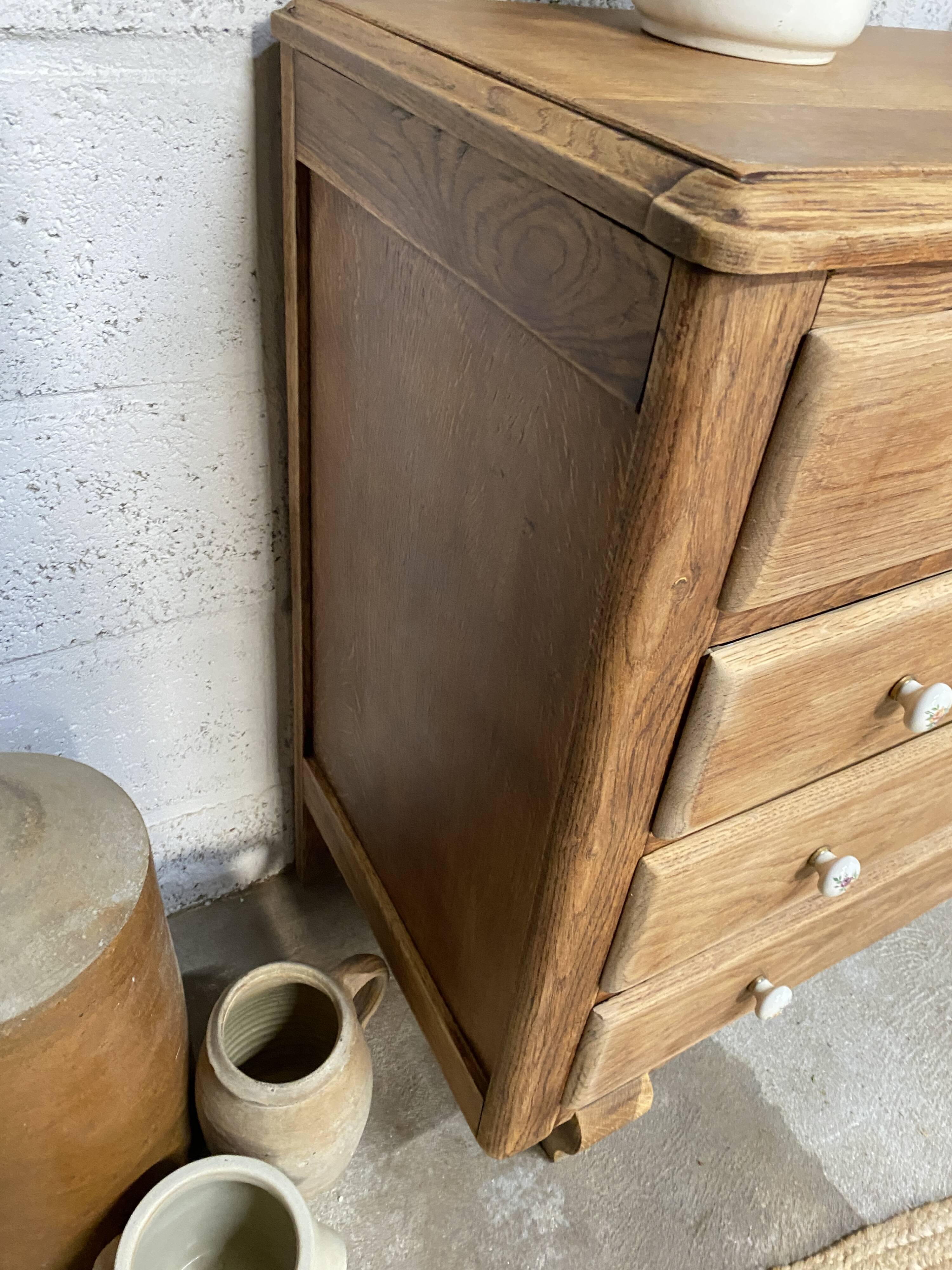 antique chest of drawers with 4 drawers