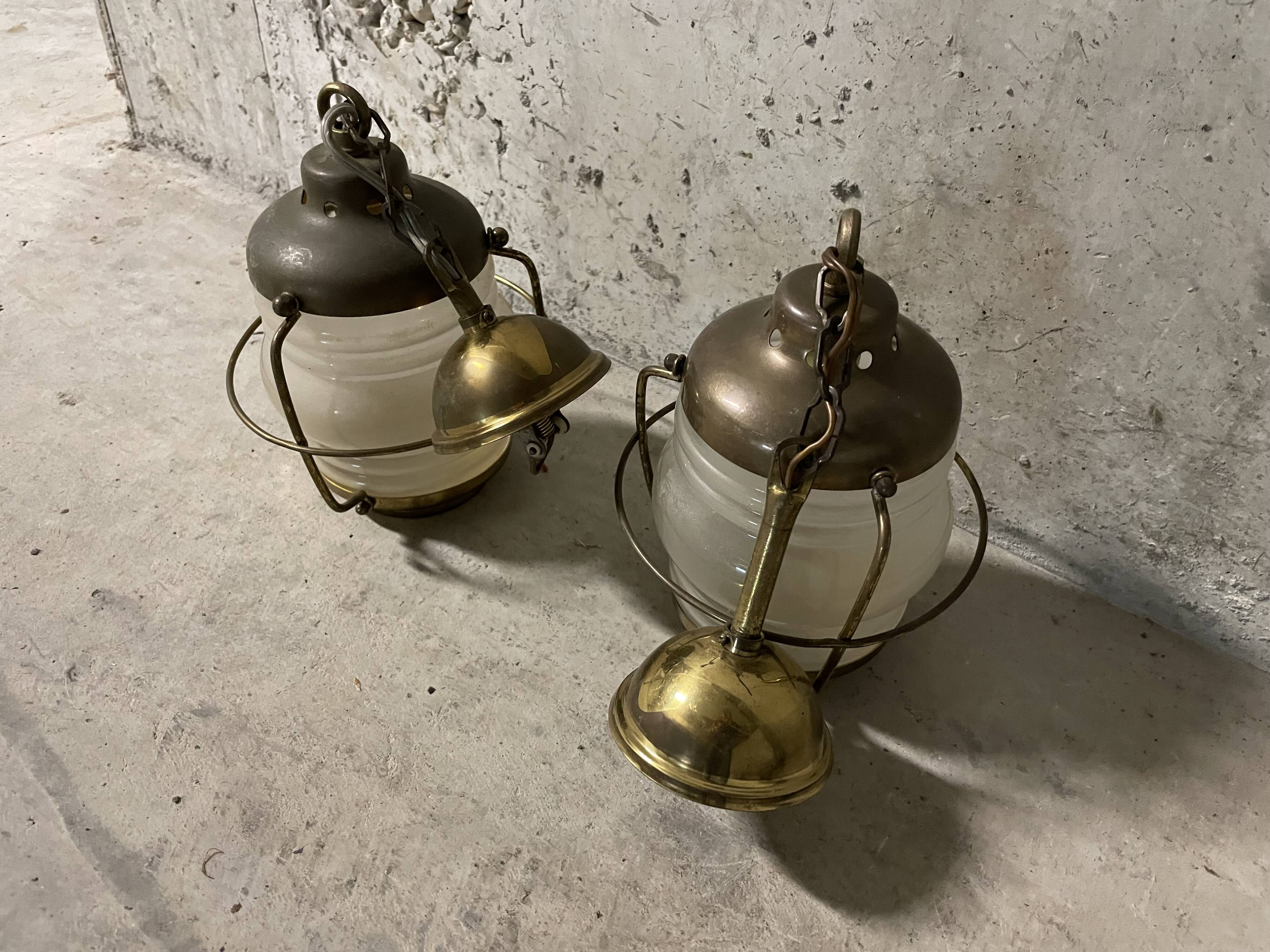 Pair of marine suspensions