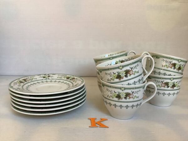 Six tasses et sous tasses provençal royal Doulton