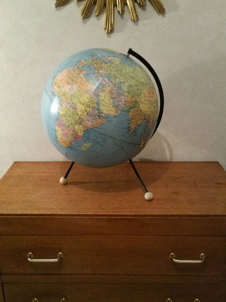 Terrestrial globe
