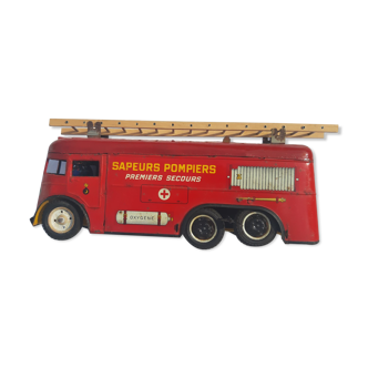 Joustra fire truck made of sheet metal