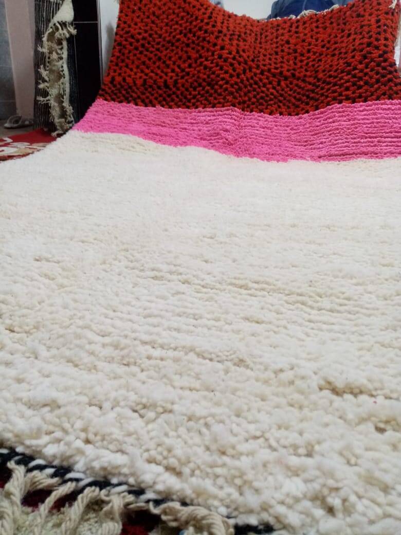 Traditional handmade beni ouarin rug size 150 x 250