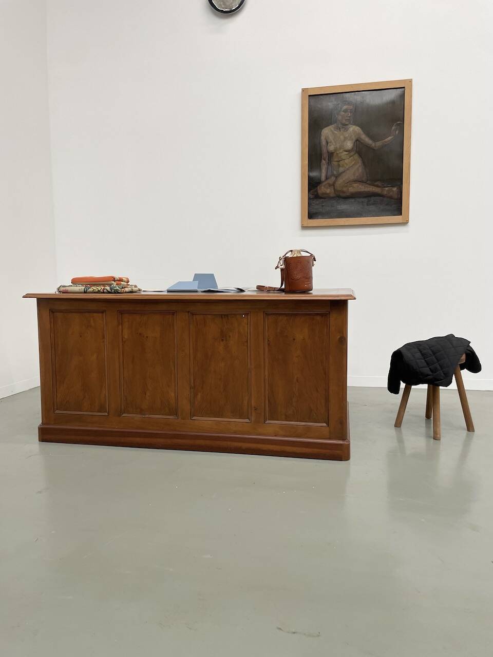 Comptoir ou bureau en noyer années 50