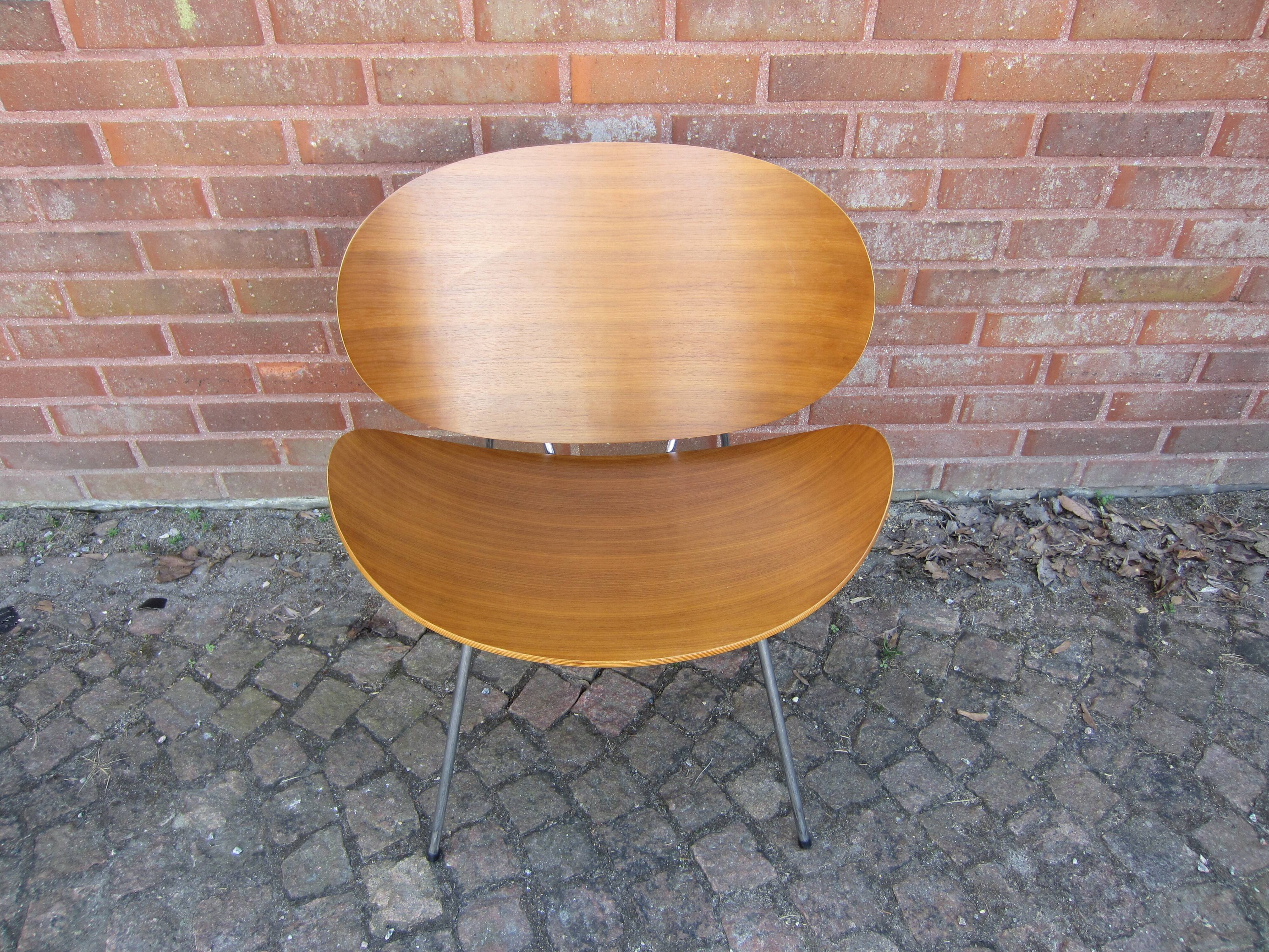 Scandinavian thermoformed wooden chair