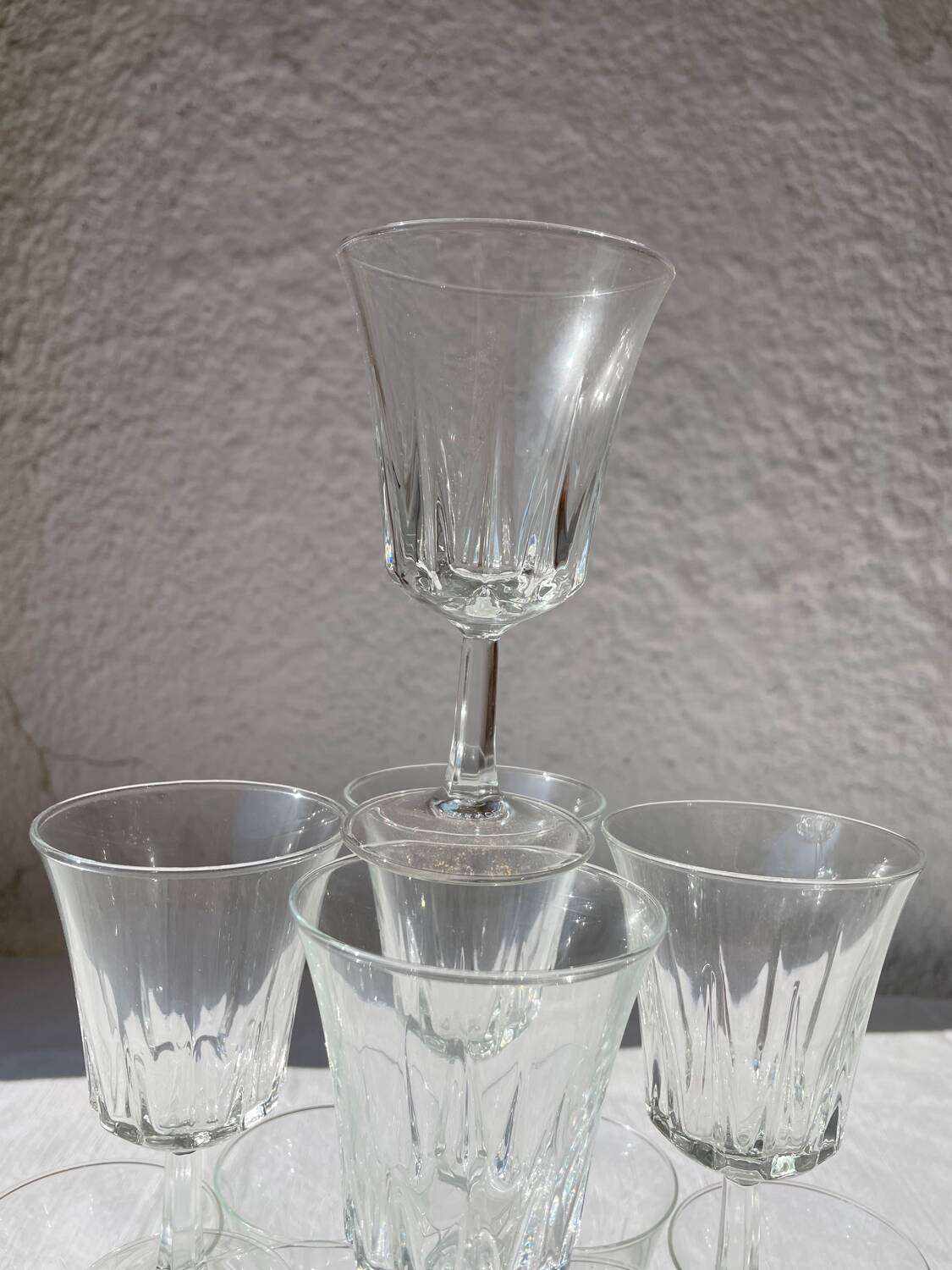 Set of 17 stemmed wine glasses
