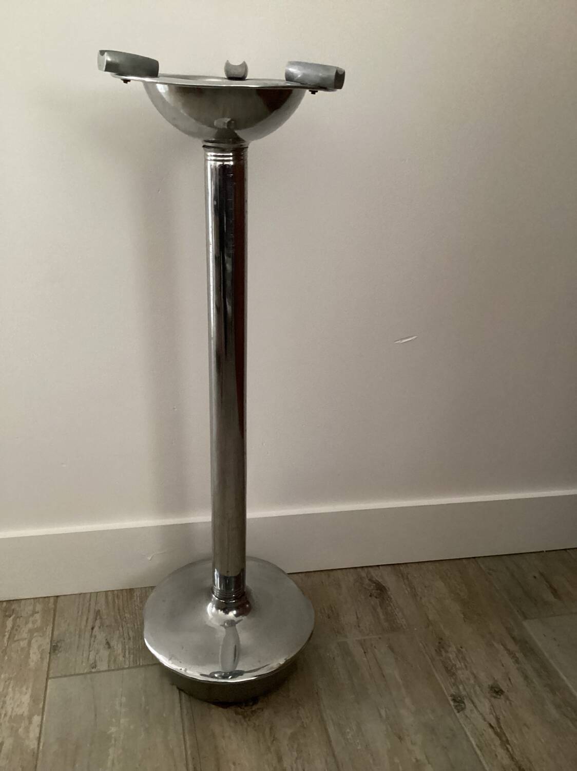 Art Deco ashtray on foot