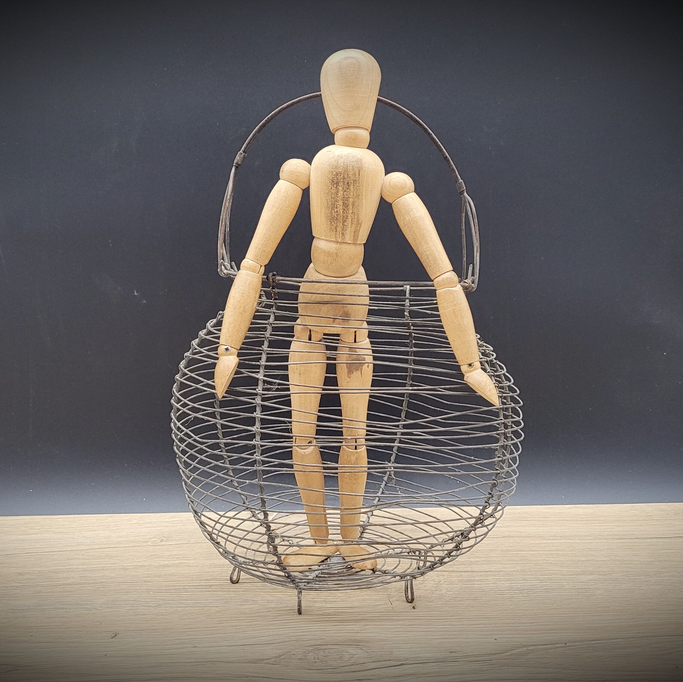 Basket braided metal salad