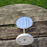 Round mirror on pedestal 18x31cm