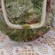 Plat ovale ancien en barbotine