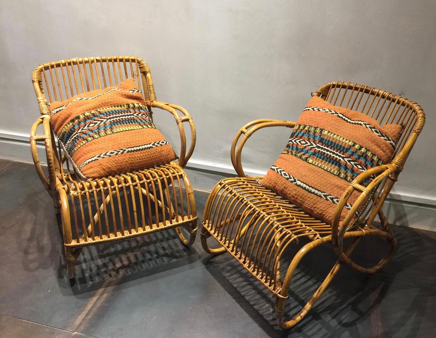 Set de trois fauteuils en rotin